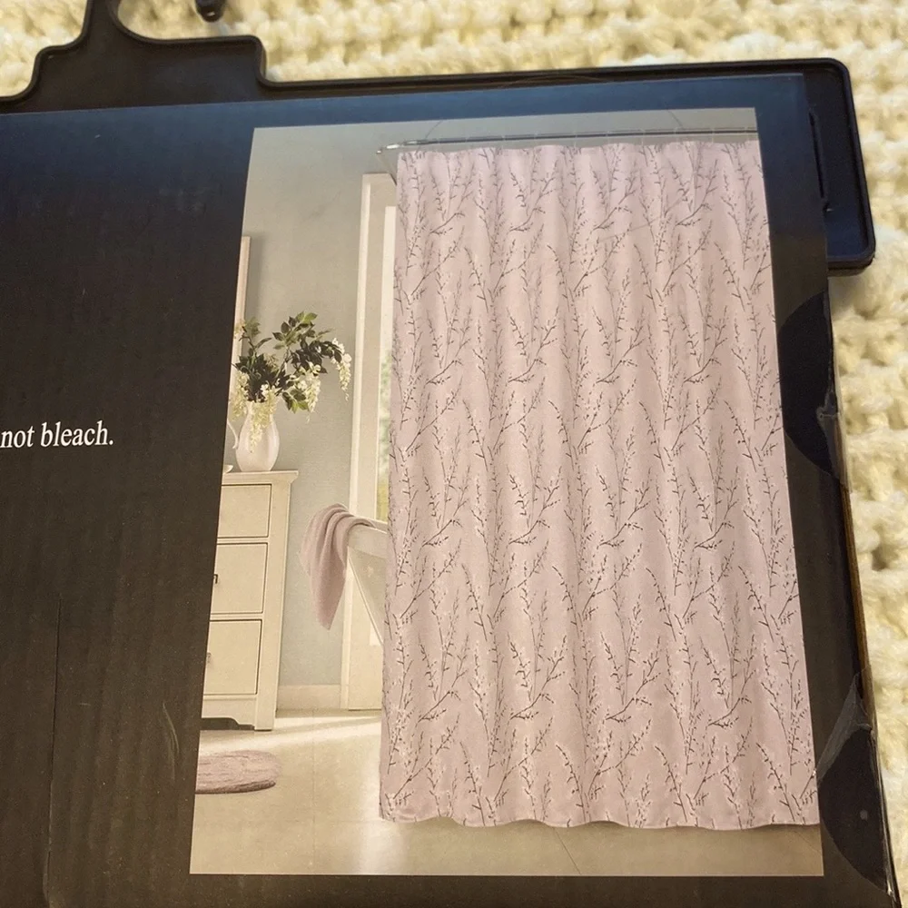 NWT Waltham Jacquard Shower Curtain “Whitley”, Sz. 70x72. Blush
